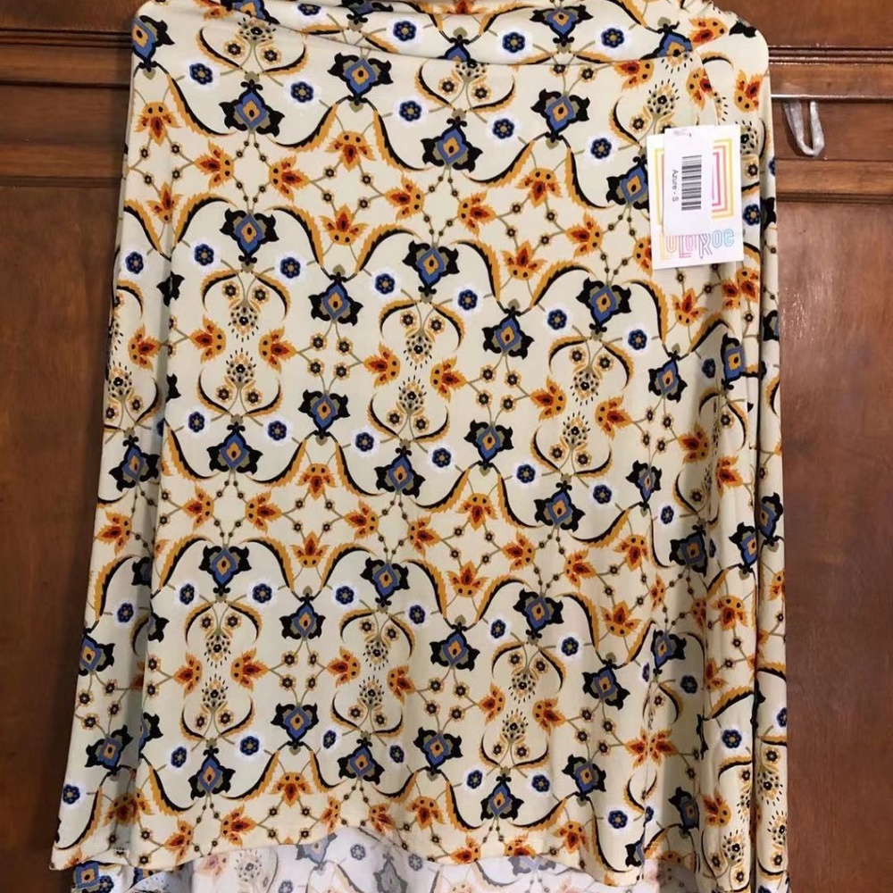 Dress - Picture 2 of 3